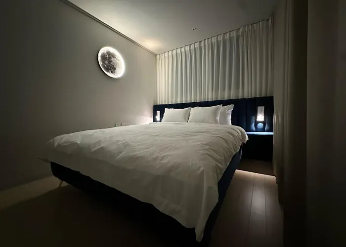 The Eight 8 Hongdae * 서울특별시